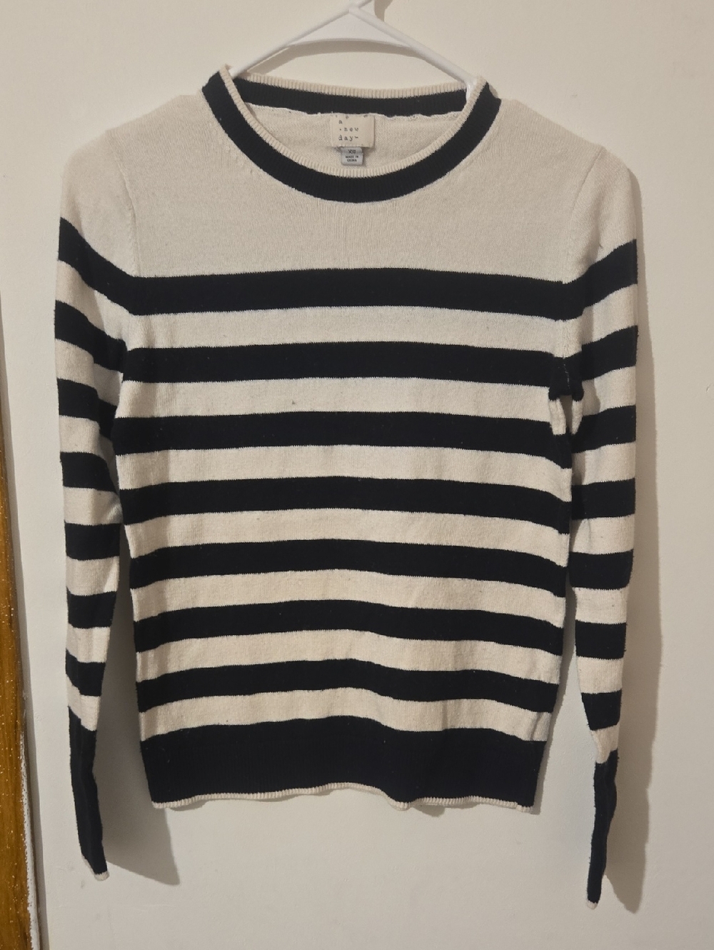 🧁a new day Black & Cream Striped Crewneck Sweater